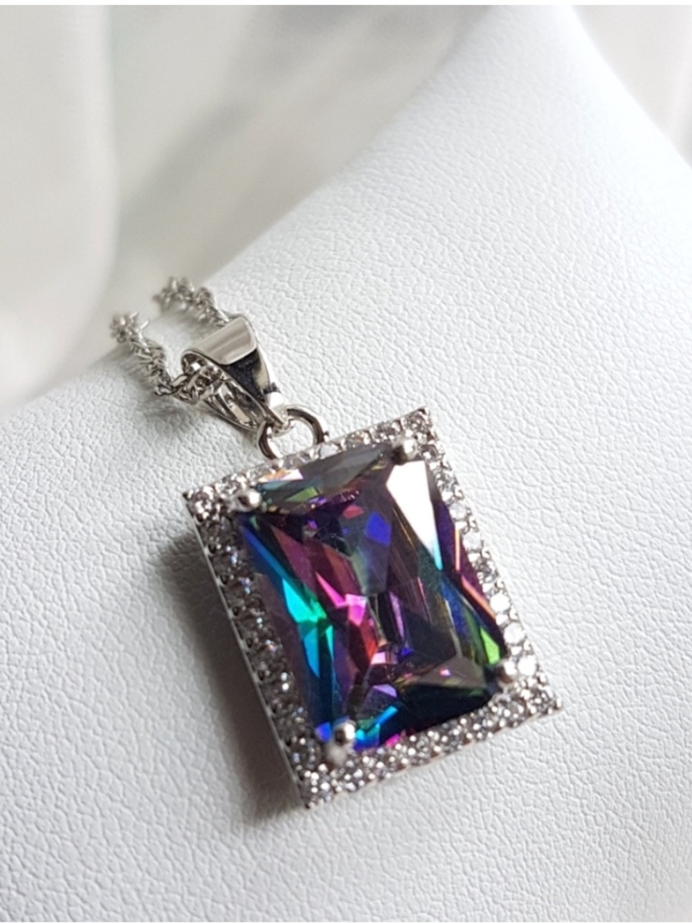 Swarovski Elements 925 Sterling Silver Emerald-cut Purple Rainbow Necklace NEW
